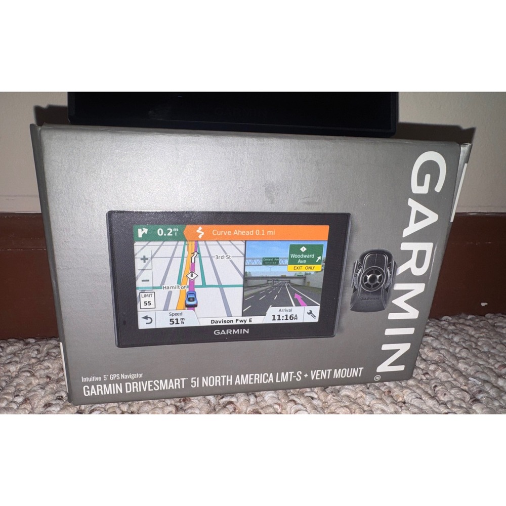 Garmin DriveSmart 51 LMT-S 5" GPS Navigator North America Bluetooth Wi-Fi
